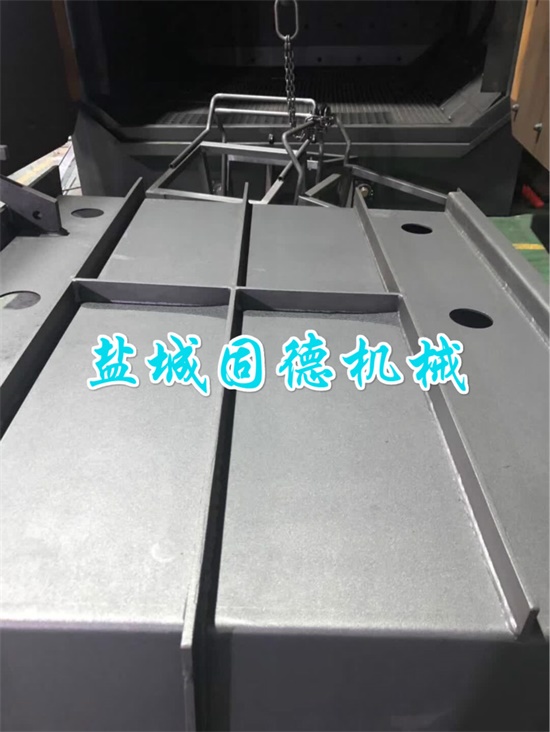 吊钩式抛丸机除锈之后.jpg